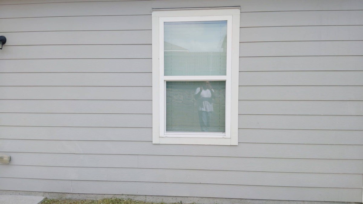 Top Signs Your Home Needs Exterior Painting or Coating (Montgomery County Guide)