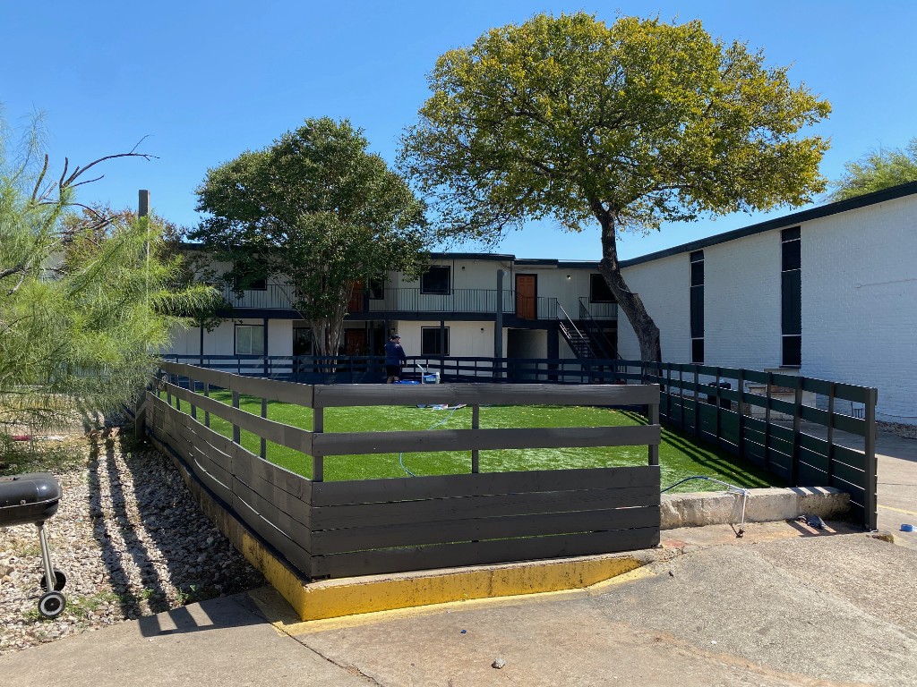 Multifamily exterior painting project by Trinrez